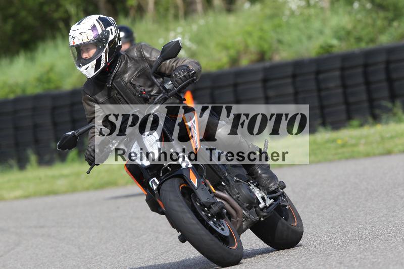 /Archiv-2025/10 23.04.2025 Cornu Master School ADR/gruen-vert/43